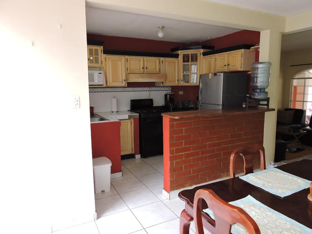 Cumbres De San Francisco Apartment San Salvador Exterior photo